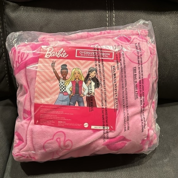 NWT! BARBIE Barbie Doll PINK 1959 PLUSH OVERSIZED 50X 70 Throw Blanket - Picture 9 of 9